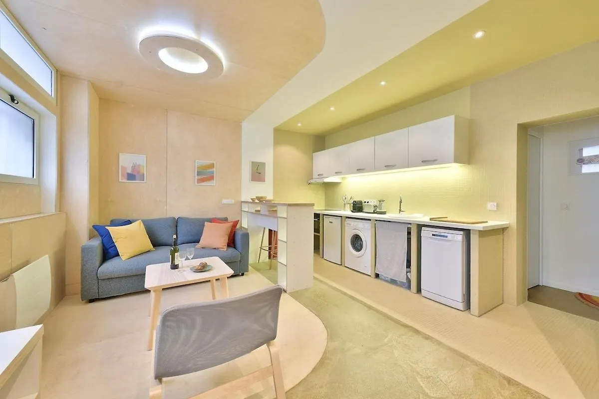 Paris City Centre, St Lazare Station, Metro, Theatre Mogador, Casino De Paris, Trianon, Moulin Rouge, Sacre Coeur, Galeries Lafayette, From 1 To 4 Guests